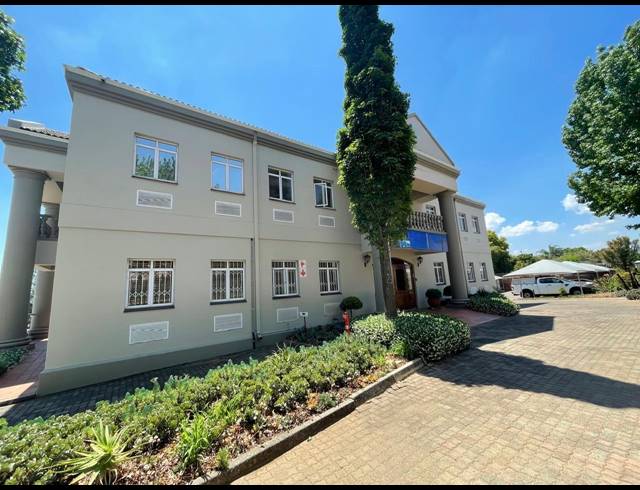 574M² OFFICE FOR SALE IN BRYANSTON